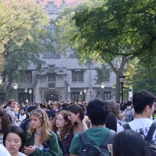 Students exploring resource fair on UChicago's Main Quad