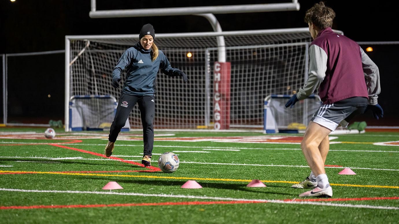 NYU vs. Chicago Men's Soccer: A Match Between Two Female Coaches - The New  York Times